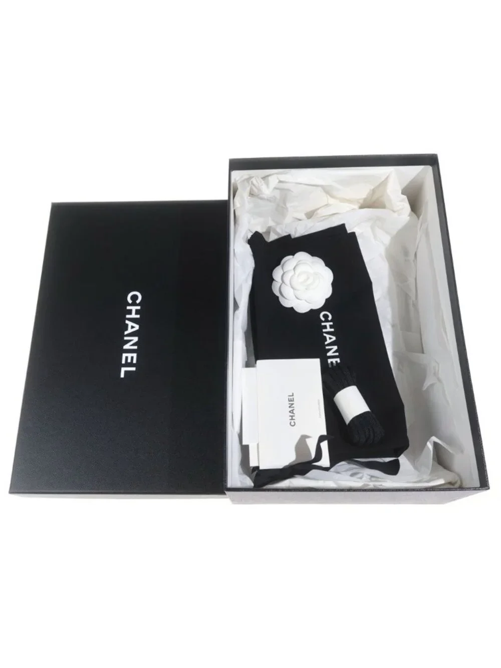 Chanel CC Logo Wade Low Cut Sneakers White Black